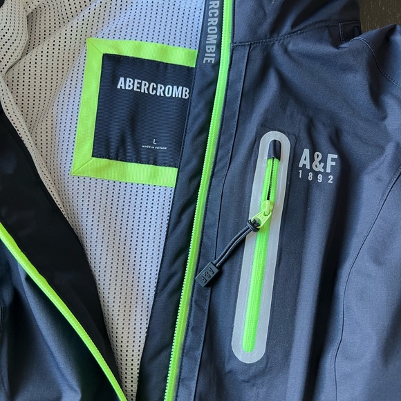 Abercrombie and Fitch Dark Blue Light Tech Jacket. Size Large. - Picture 7 of 7